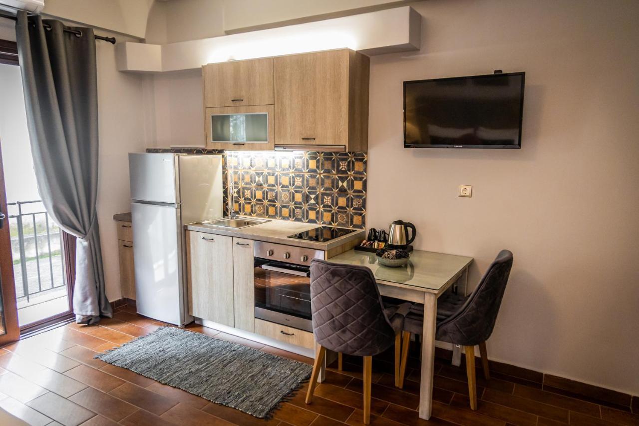 Maron Apartment Kalavryta Exterior photo